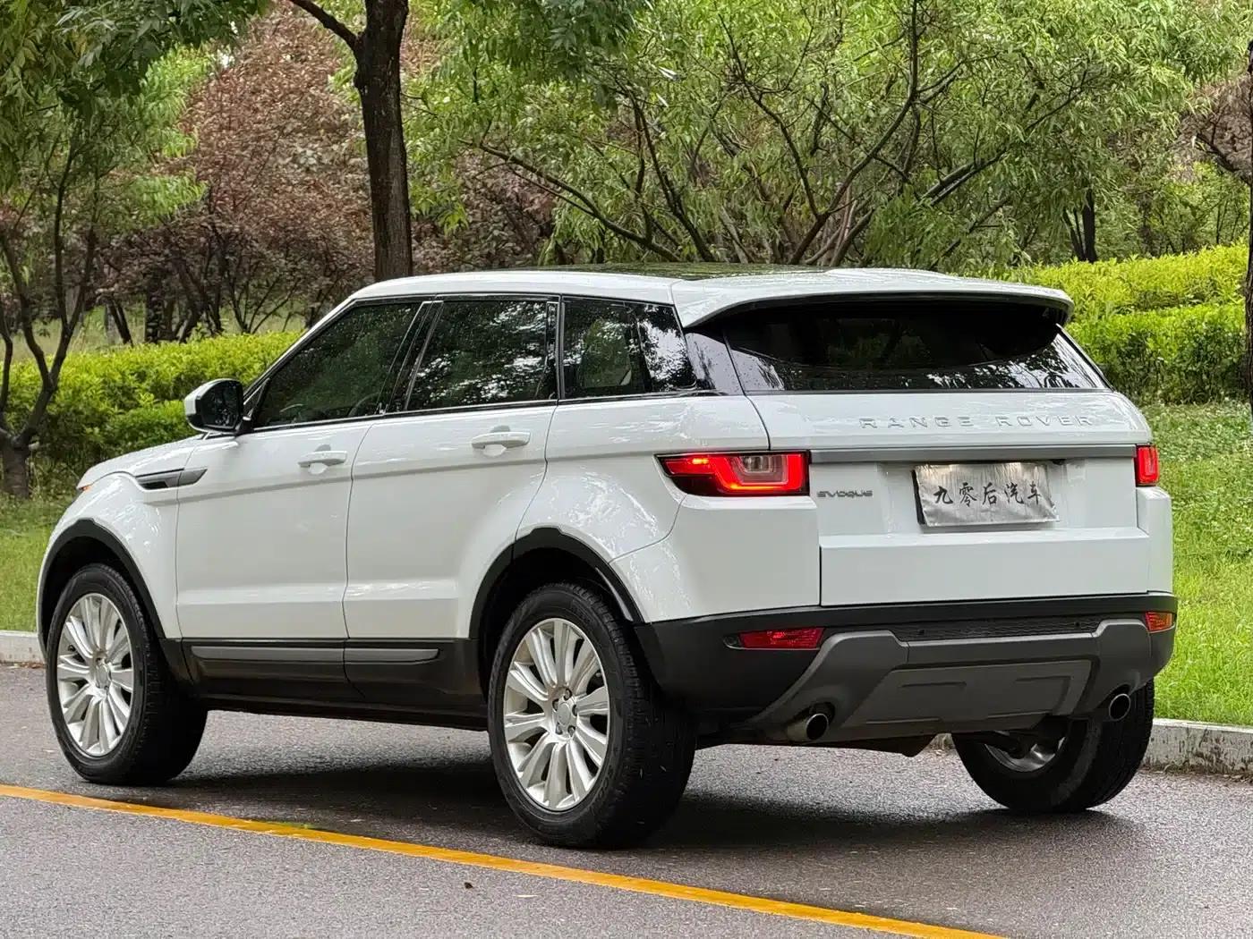 Range Rover Evoque 2016 2.0T SE Smart Edition — миниатюра 4