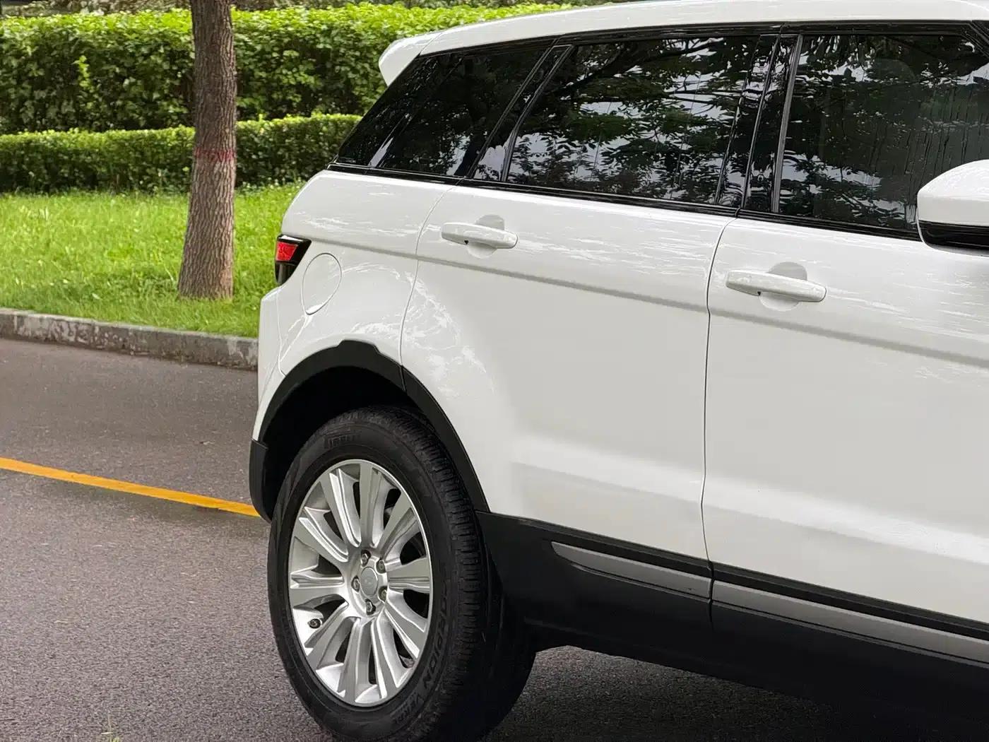 Range Rover Evoque 2016 2.0T SE Smart Edition — миниатюра 7