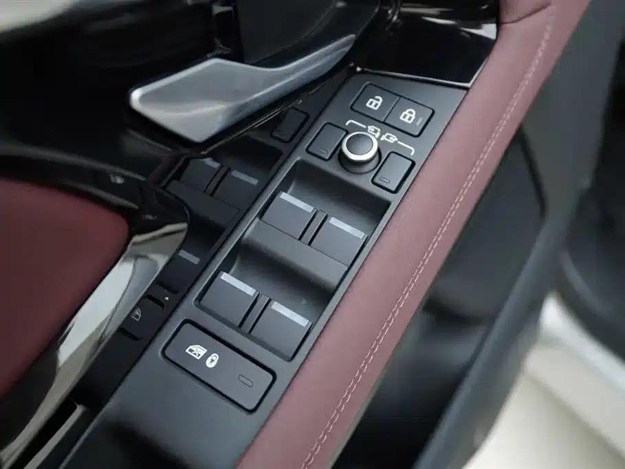 Range Rover Evoque 2023 Model, Evoque L 249PS Luxury Edition — миниатюра 11