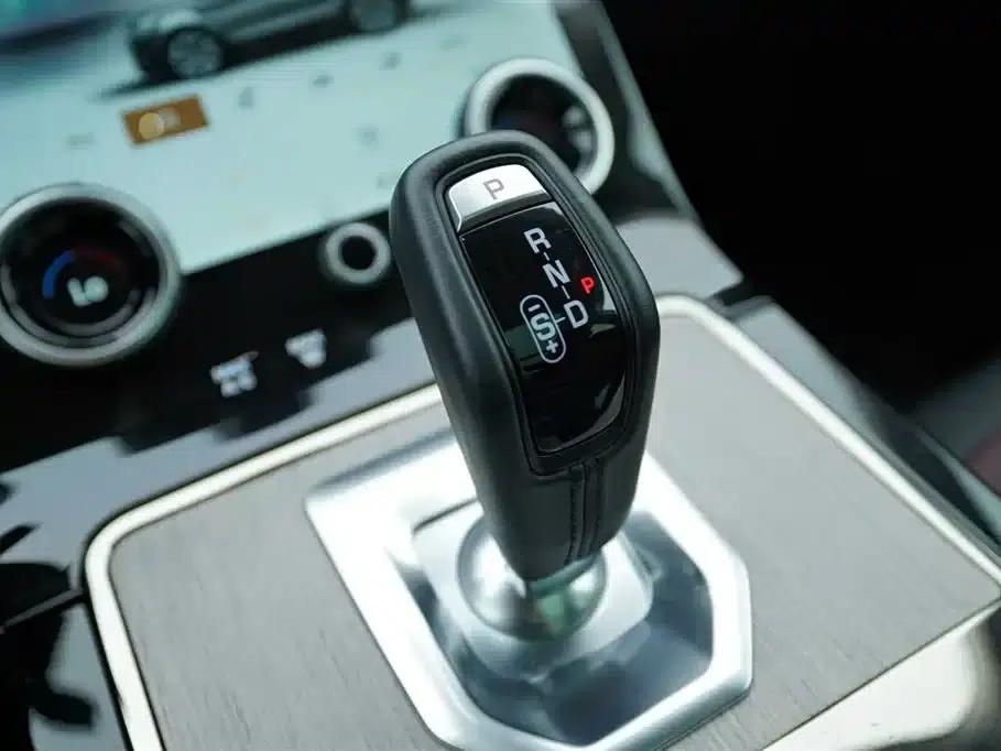 Range Rover Evoque 2023 Model, Evoque L 249PS Luxury Edition — миниатюра 9