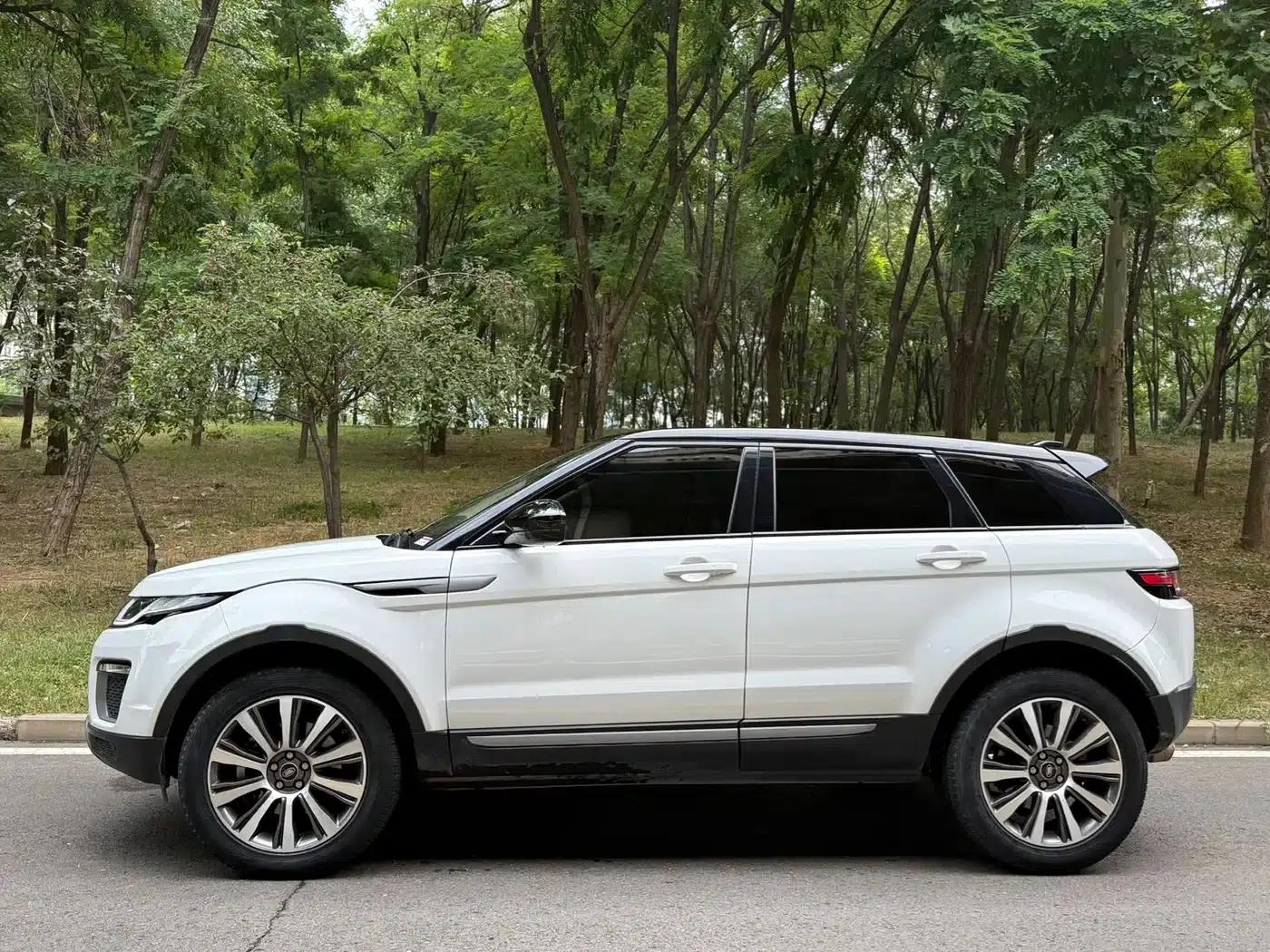 Range Rover Evoque 2017 2.0T SE Smart Edition — миниатюра 6