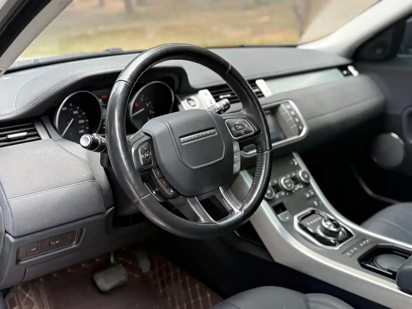 Range Rover Evoque 2017 2.0T SE Smart Edition — миниатюра 7
