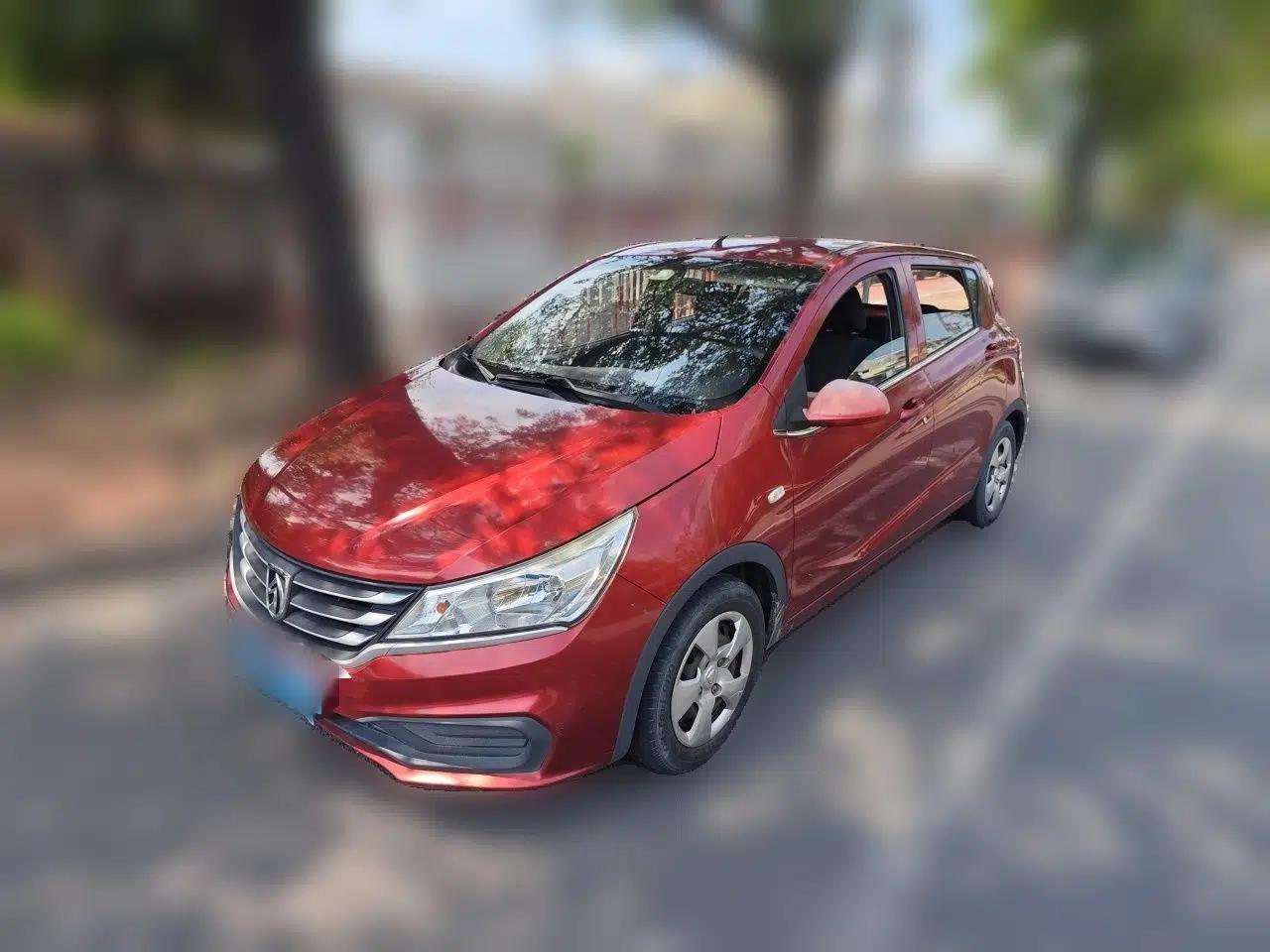 Baojun 310 2016 1.2L manual Comfort trim level — миниатюра 1