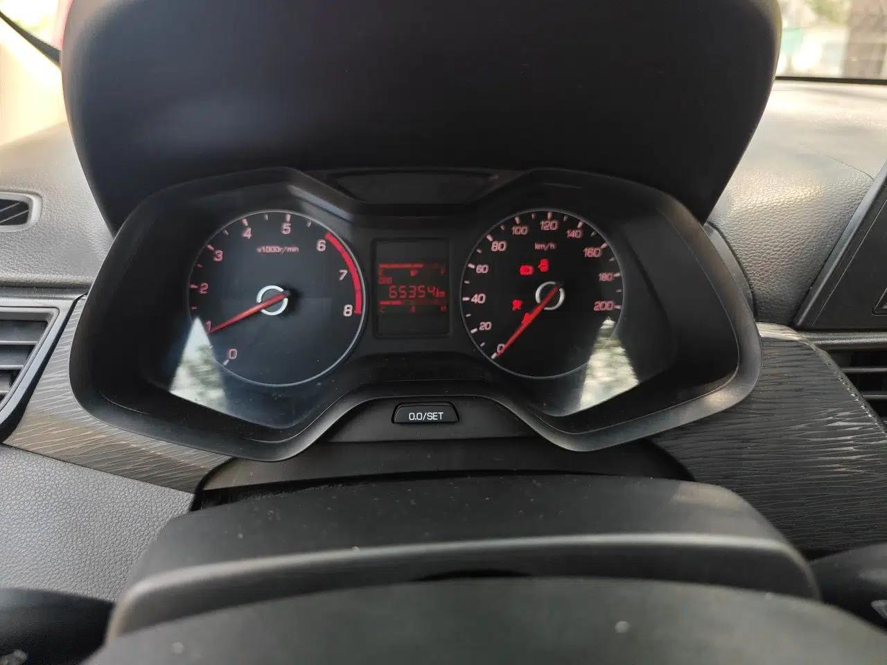 Baojun 310 2016 1.2L manual Comfort trim level — миниатюра 11