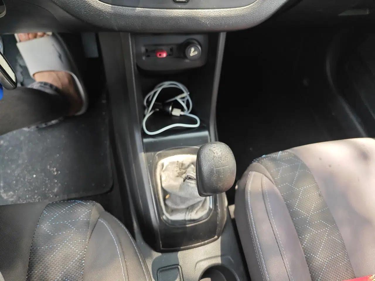 Baojun 310 2016 1.2L manual Comfort trim level — миниатюра 14