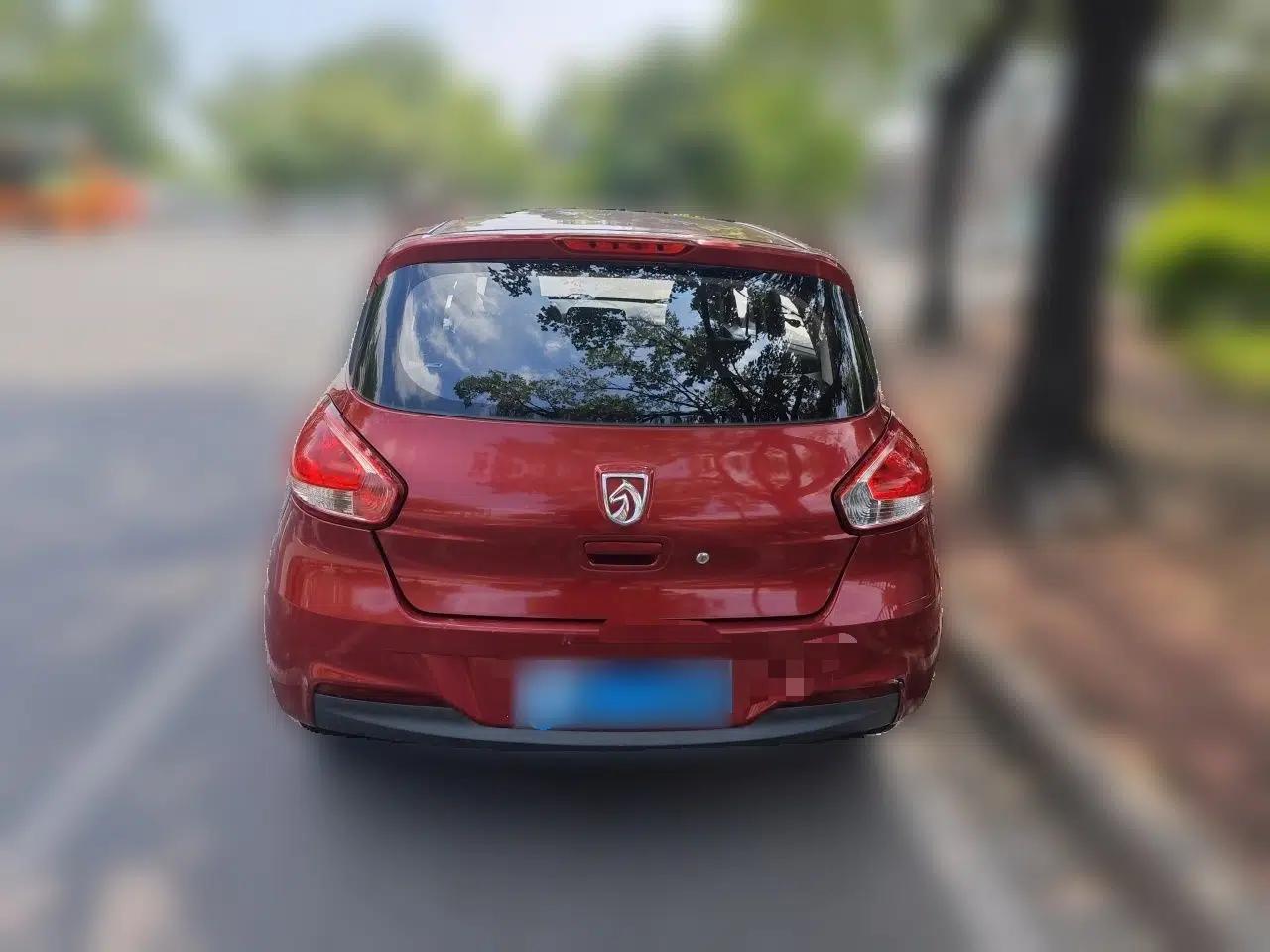 Baojun 310 2016 1.2L manual Comfort trim level — миниатюра 5