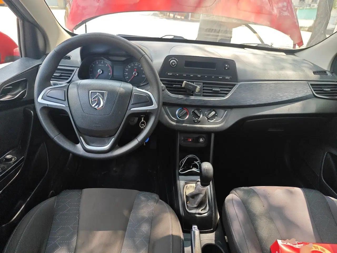 Baojun 310 2016 1.2L manual Comfort trim level — миниатюра 9