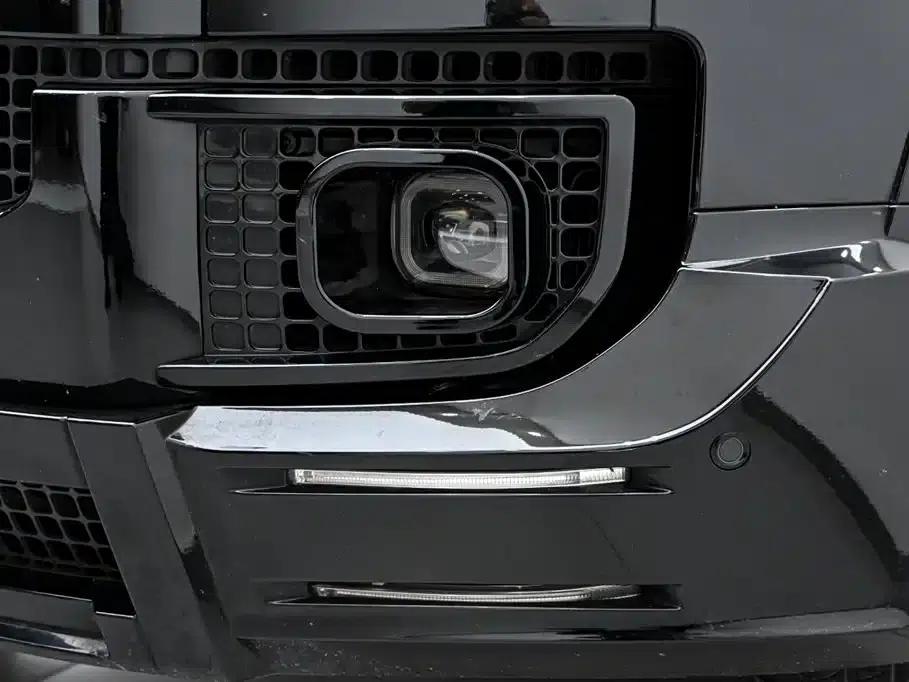 2024 Land Rover Defender 110 3.0T P400 X-DYNAMIC HSE — миниатюра 11