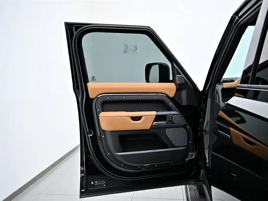 2024 Land Rover Defender 110 3.0T P400 X-DYNAMIC HSE — миниатюра 21