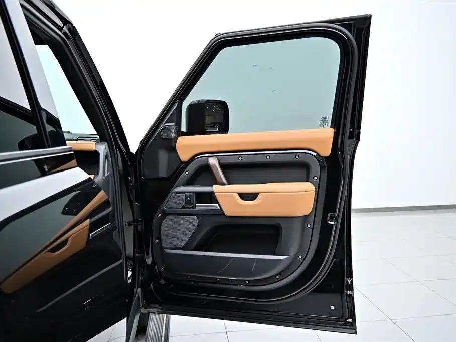 2024 Land Rover Defender 110 3.0T P400 X-DYNAMIC HSE — миниатюра 22
