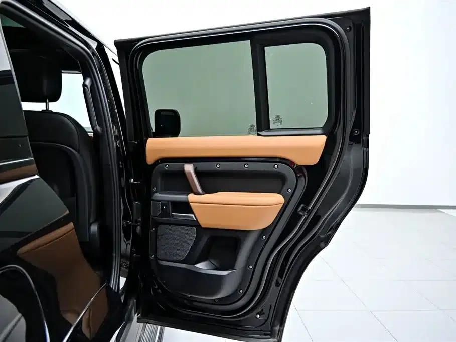 2024 Land Rover Defender 110 3.0T P400 X-DYNAMIC HSE — миниатюра 23