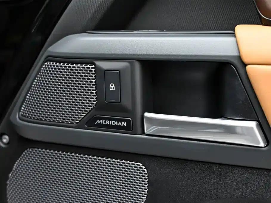 2024 Land Rover Defender 110 3.0T P400 X-DYNAMIC HSE — миниатюра 29