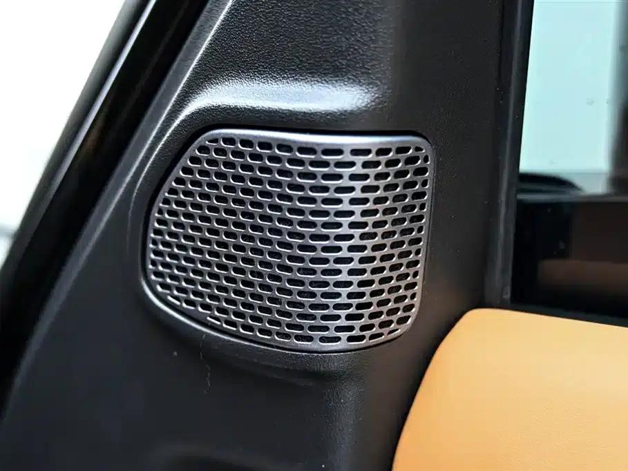 2024 Land Rover Defender 110 3.0T P400 X-DYNAMIC HSE — миниатюра 31