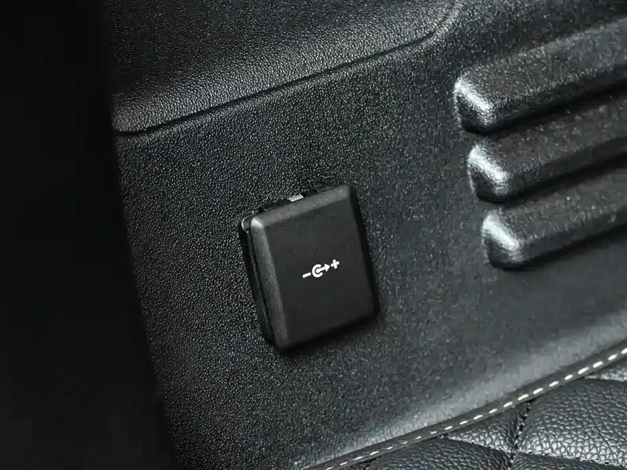 2024 Land Rover Defender 110 3.0T P400 X-DYNAMIC HSE — миниатюра 33