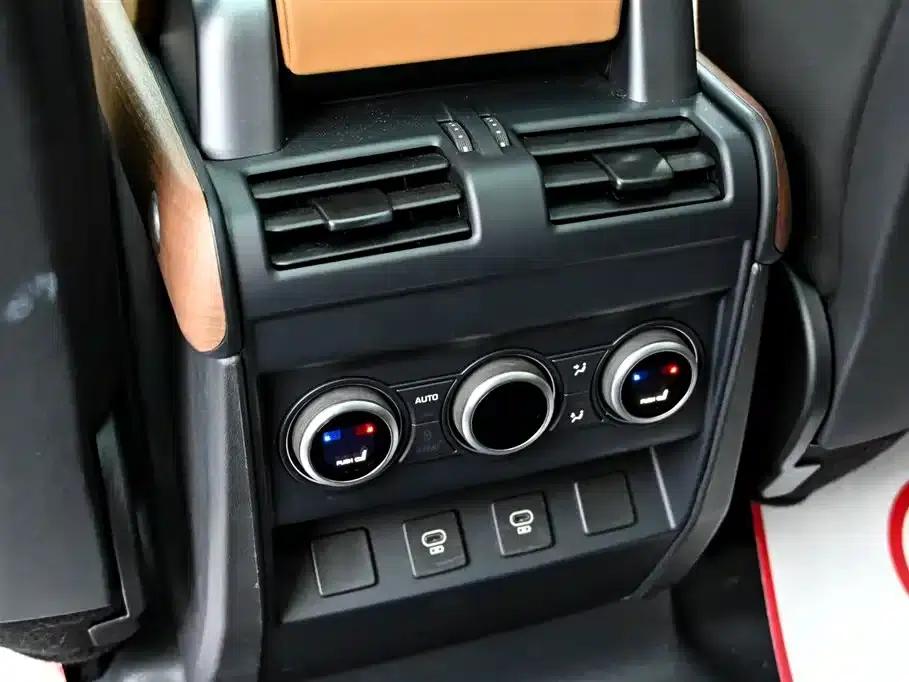2024 Land Rover Defender 110 3.0T P400 X-DYNAMIC HSE — миниатюра 37