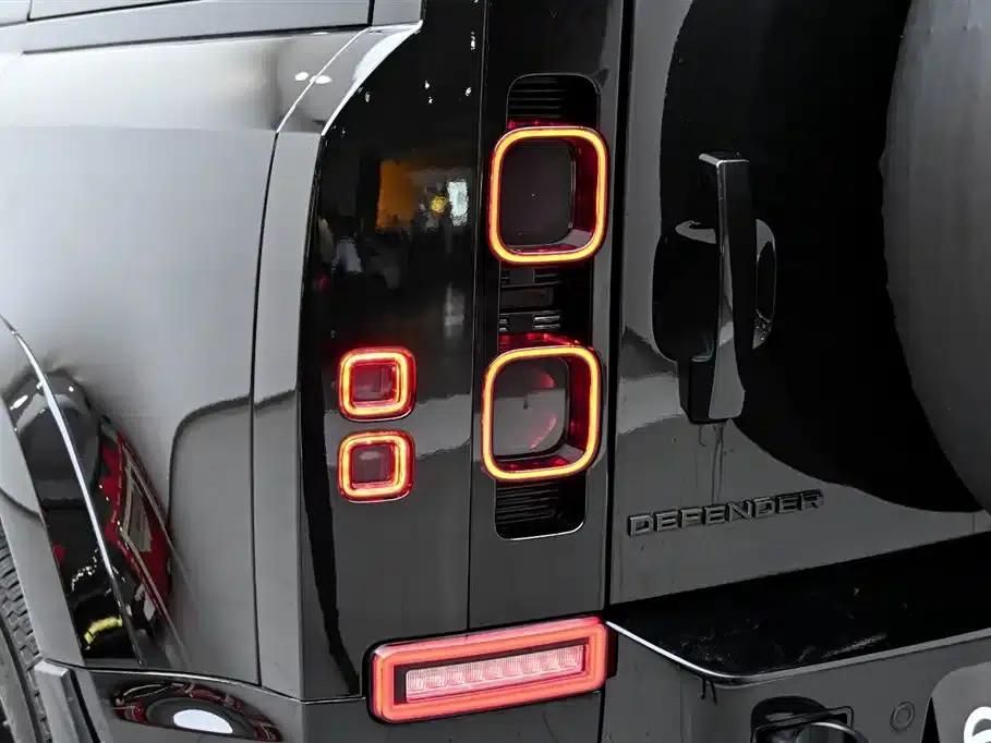 2024 Land Rover Defender 110 3.0T P400 X-DYNAMIC HSE — миниатюра 9