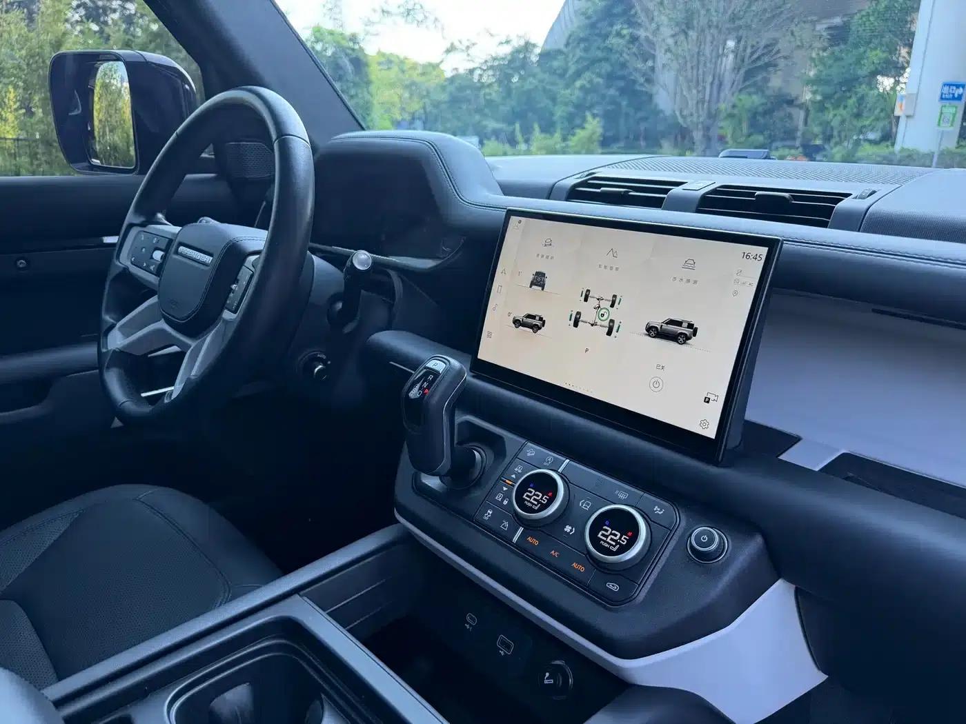 2023 Land Rover Defender 90 3.0T P400 XS — миниатюра 10