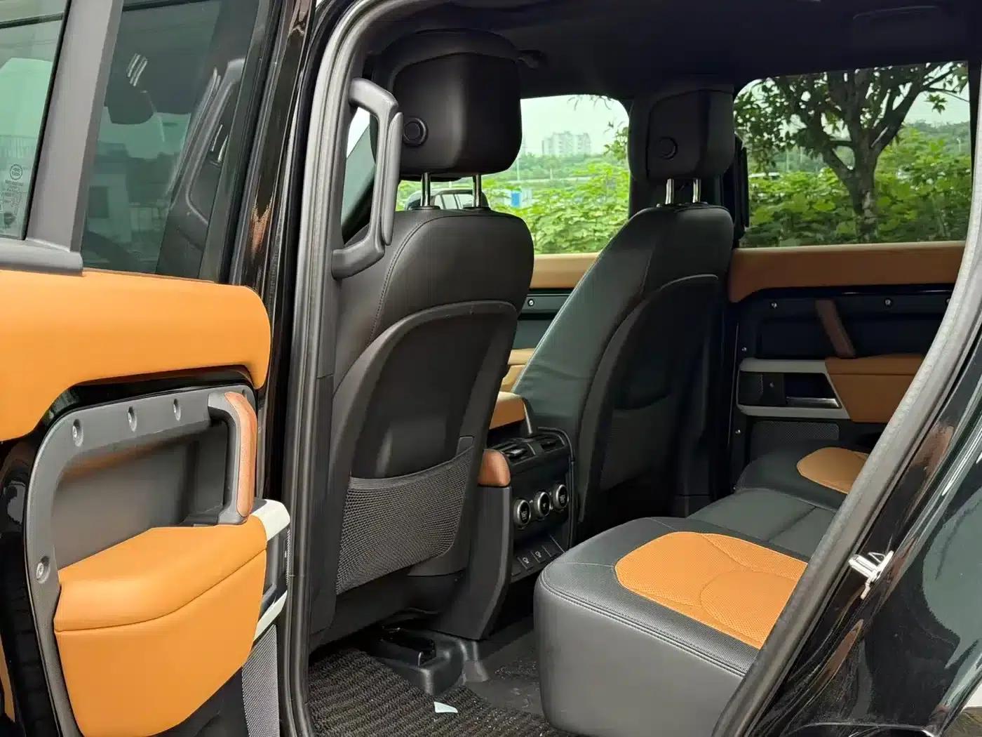 2024 Land Rover Defender 110 3.0T P400 Dark Edition — миниатюра 5