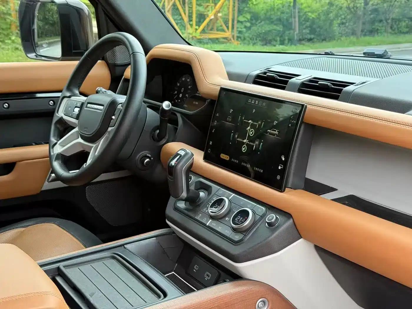 2024 Land Rover Defender 110 3.0T P400 Dark Edition — миниатюра 9