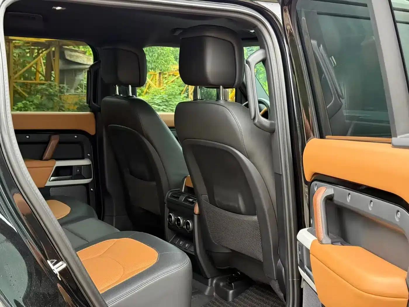 2024 Land Rover Defender 110 3.0T P400 Dark Edition — миниатюра 10