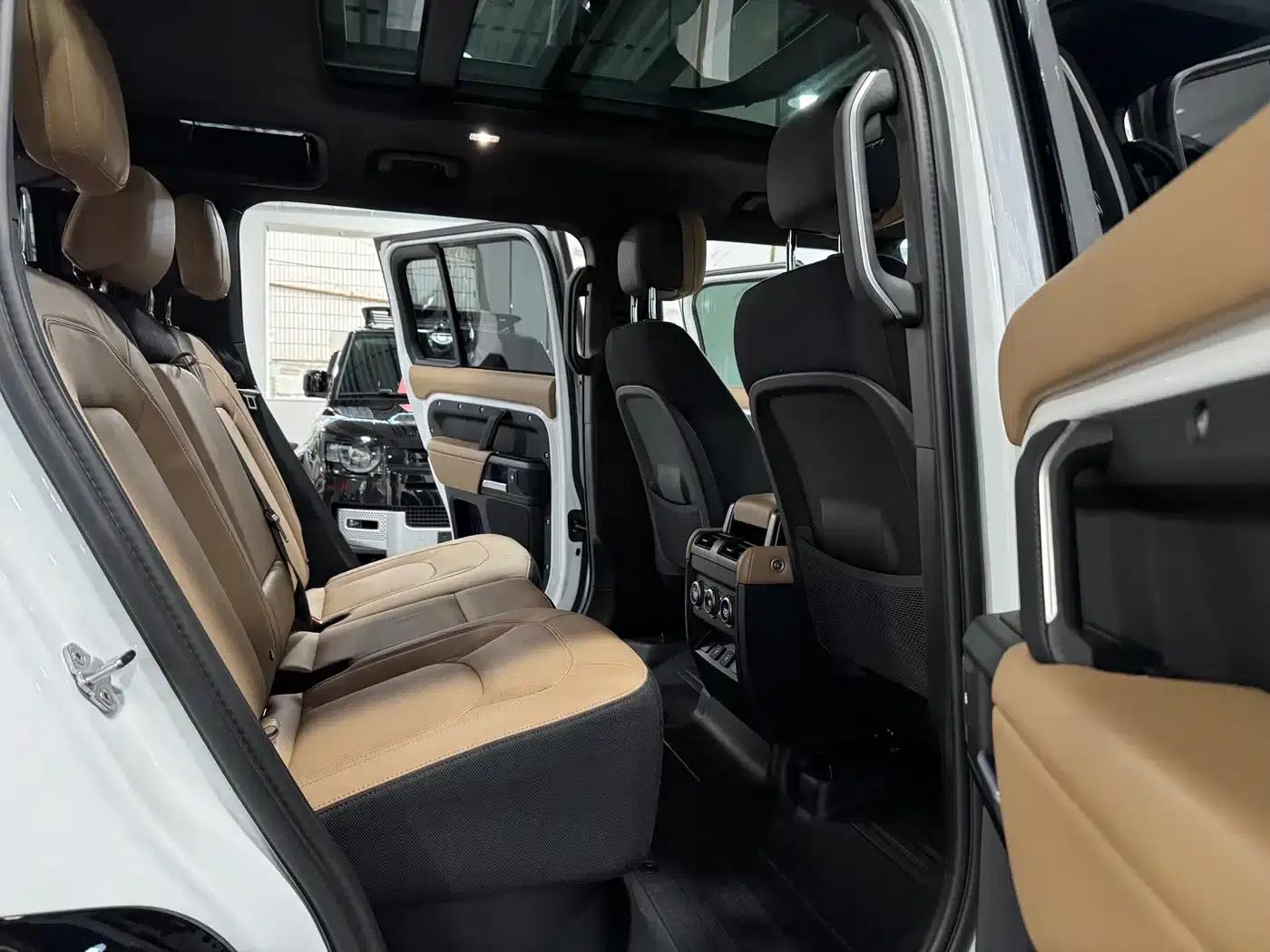 2025 Land Rover Defender 110 3.0T P400 X-Dynamic HSE — миниатюра 11