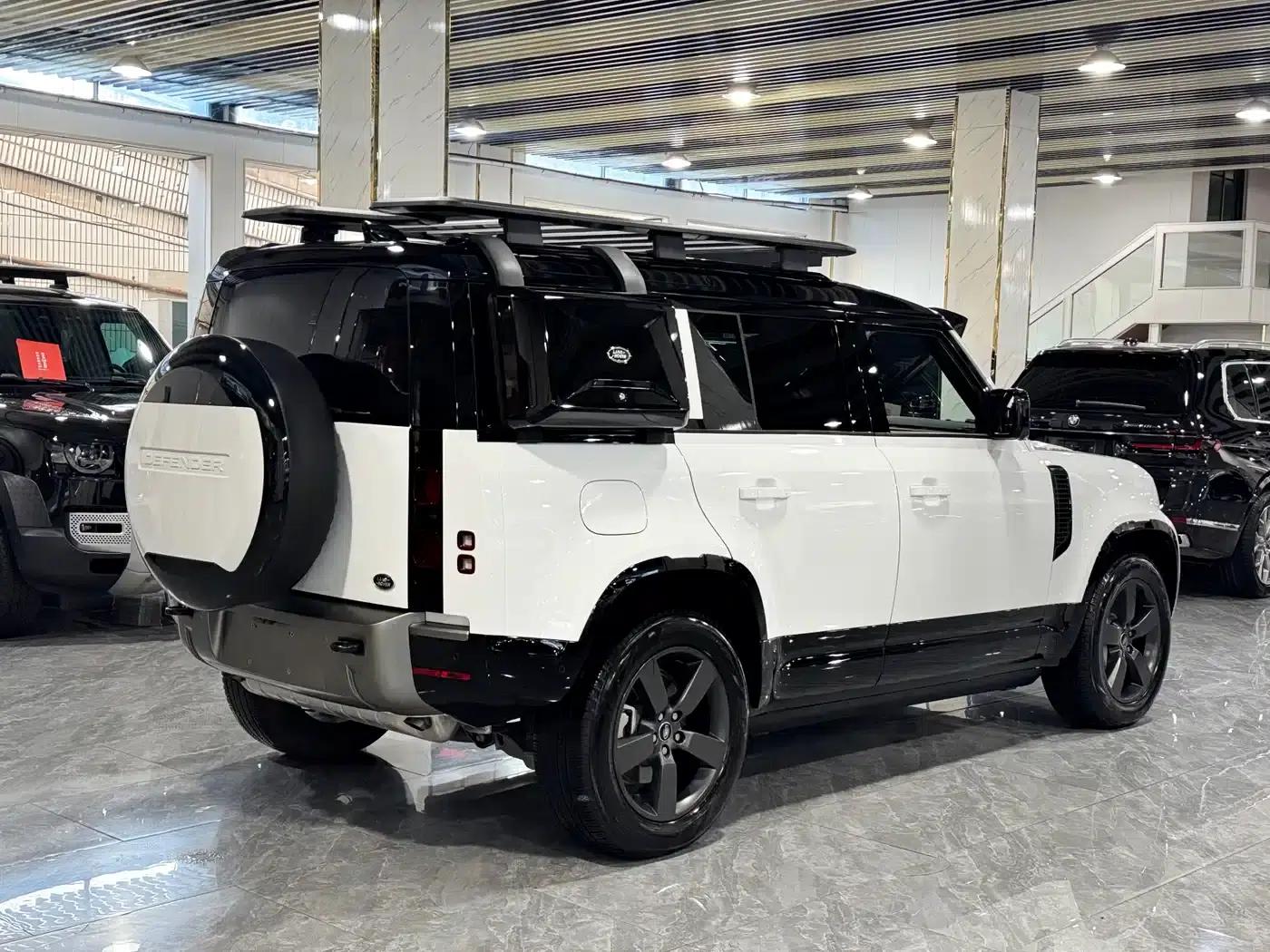 2025 Land Rover Defender 110 3.0T P400 X-Dynamic HSE — миниатюра 17