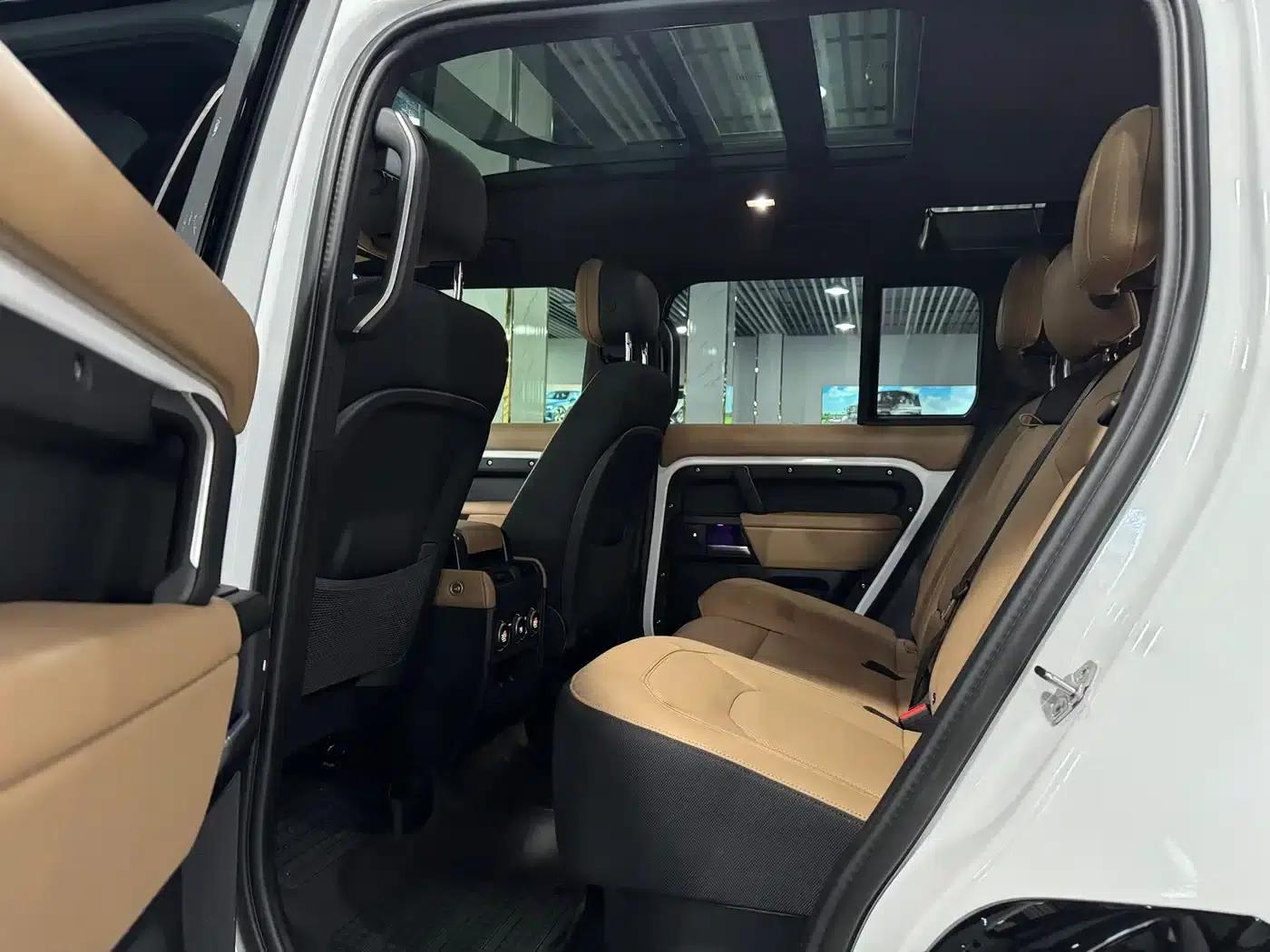 2025 Land Rover Defender 110 3.0T P400 X-Dynamic HSE — миниатюра 5