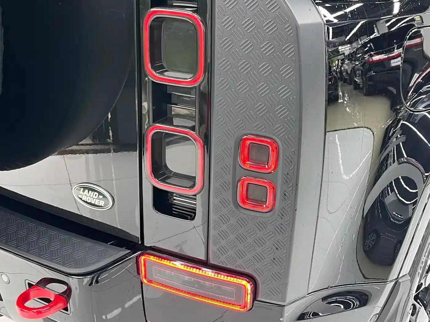 2022 Land Rover Defender 110 P400 X-DYNAMIC HSE — миниатюра 22