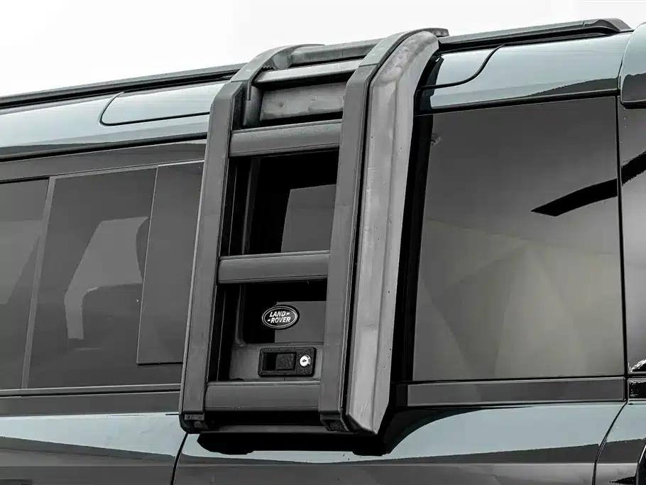 2024 Land Rover Defender 110 3.0T P400 X-DYNAMIC HSE — миниатюра 11