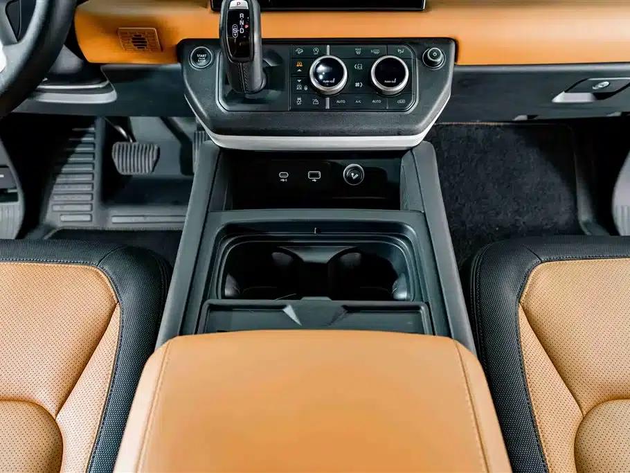 2024 Land Rover Defender 110 3.0T P400 X-DYNAMIC HSE — миниатюра 19