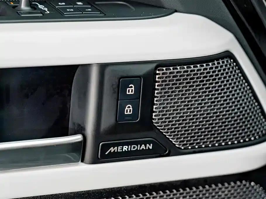 2024 Land Rover Defender 110 3.0T P400 X-DYNAMIC HSE — миниатюра 23