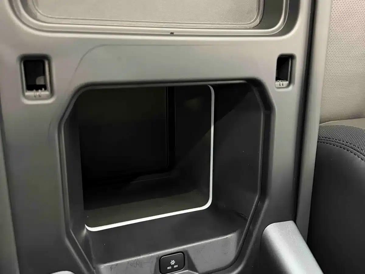 2024 Land Rover Defender 110 3.0T P400 X-DYNAMIC HSE — миниатюра 14