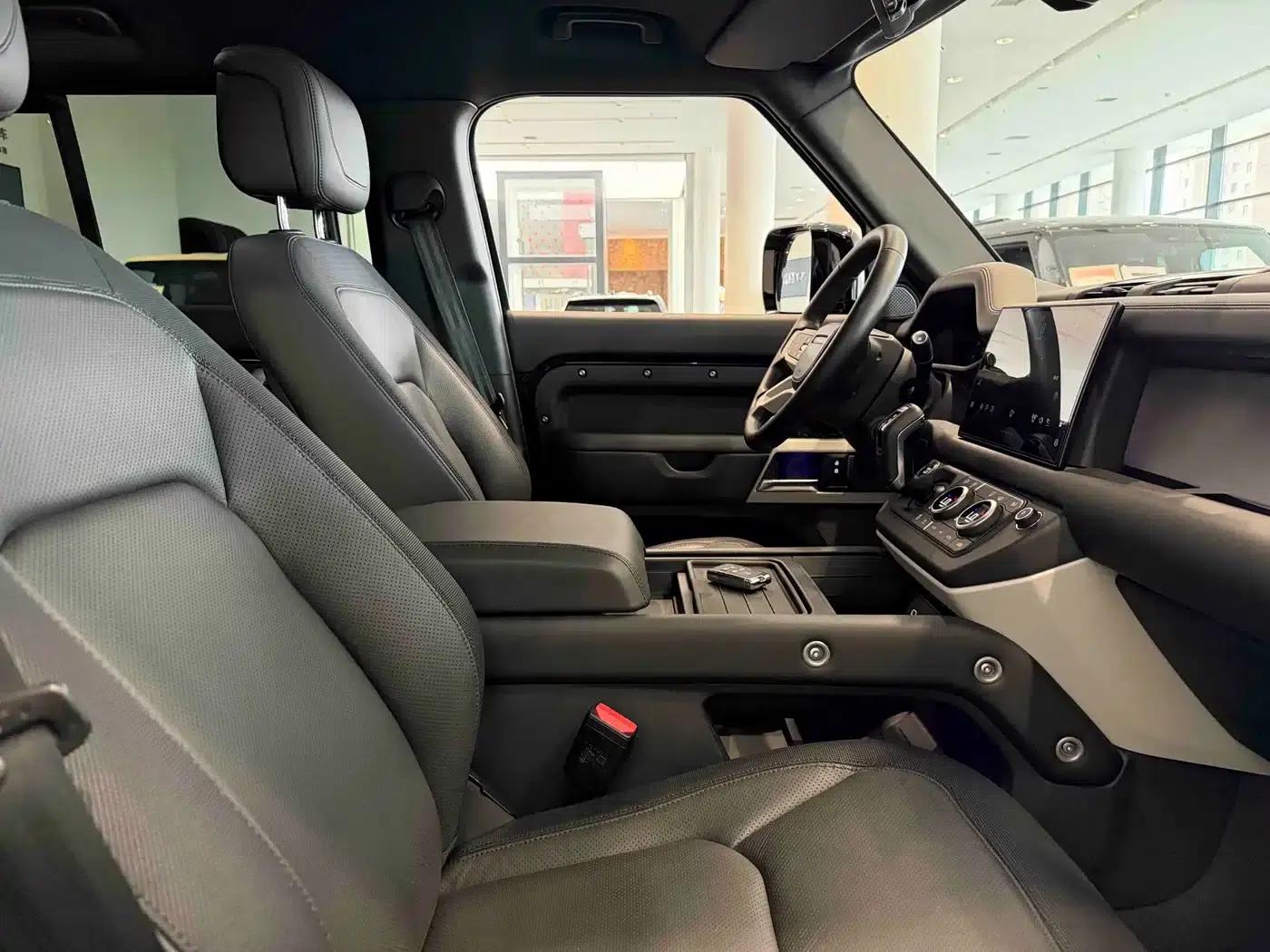 2024 Land Rover Defender 110 3.0T P400 X-DYNAMIC HSE — миниатюра 21
