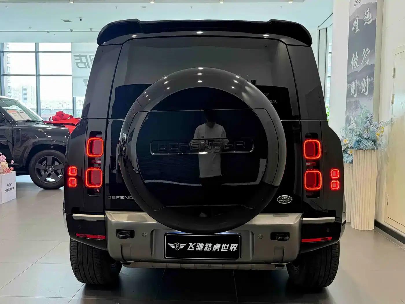 2024 Land Rover Defender 110 3.0T P400 X-DYNAMIC HSE — миниатюра 23