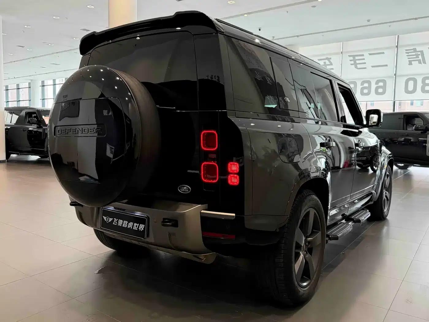 2024 Land Rover Defender 110 3.0T P400 X-DYNAMIC HSE — миниатюра 24