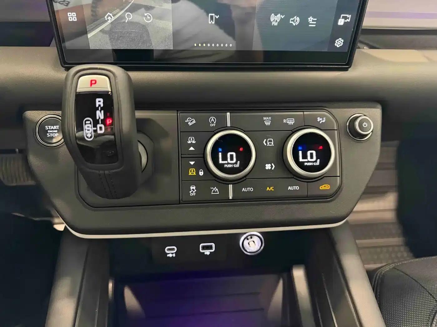 2024 Land Rover Defender 110 3.0T P400 X-DYNAMIC HSE — миниатюра 10