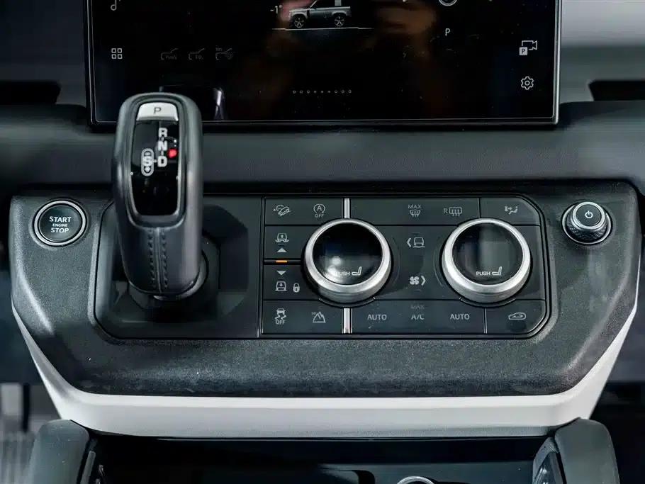 2024 Land Rover Defender 90 3.0T P400 HSE — миниатюра 13