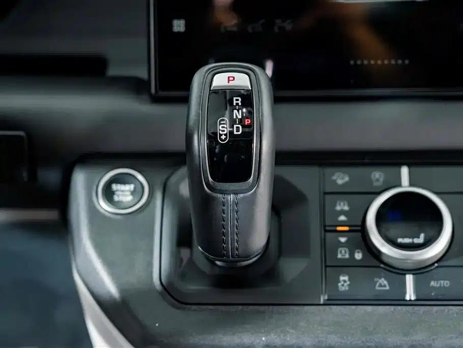 2024 Land Rover Defender 90 3.0T P400 HSE — миниатюра 14