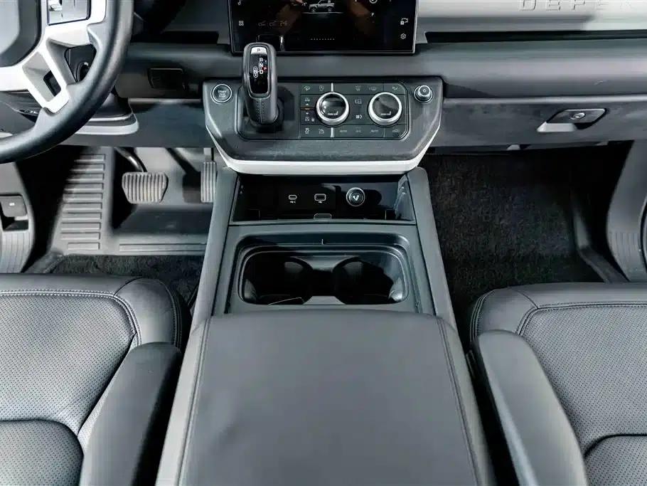 2024 Land Rover Defender 90 3.0T P400 HSE — миниатюра 16