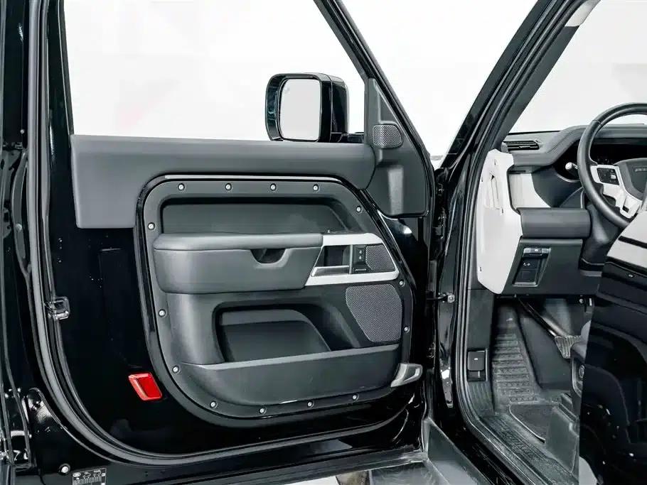 2024 Land Rover Defender 90 3.0T P400 HSE — миниатюра 18