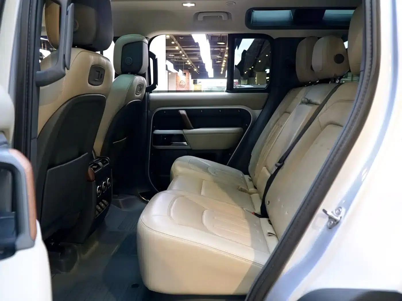 2020 Land Rover Defender 110 P400 HSE — миниатюра 6