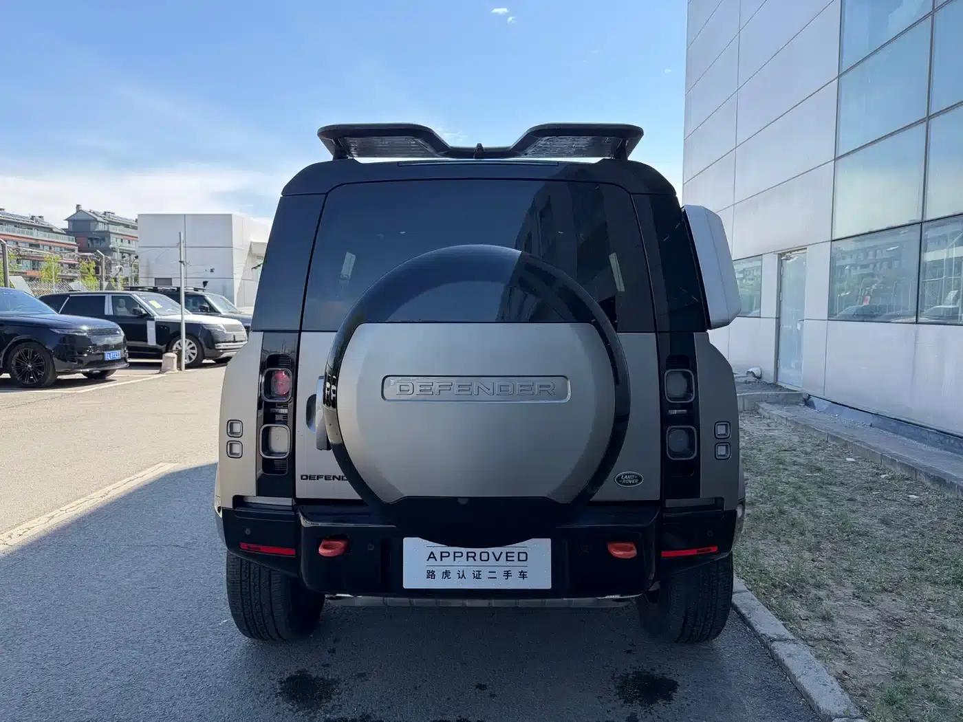 2025 Land Rover Defender 110 3.0T P400 X — миниатюра 4