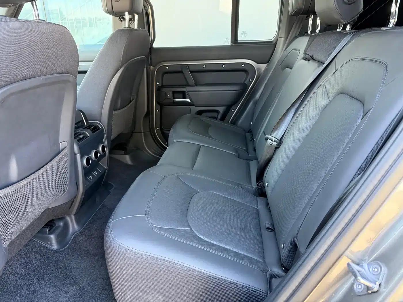 2025 Land Rover Defender 110 3.0T P400 X — миниатюра 8