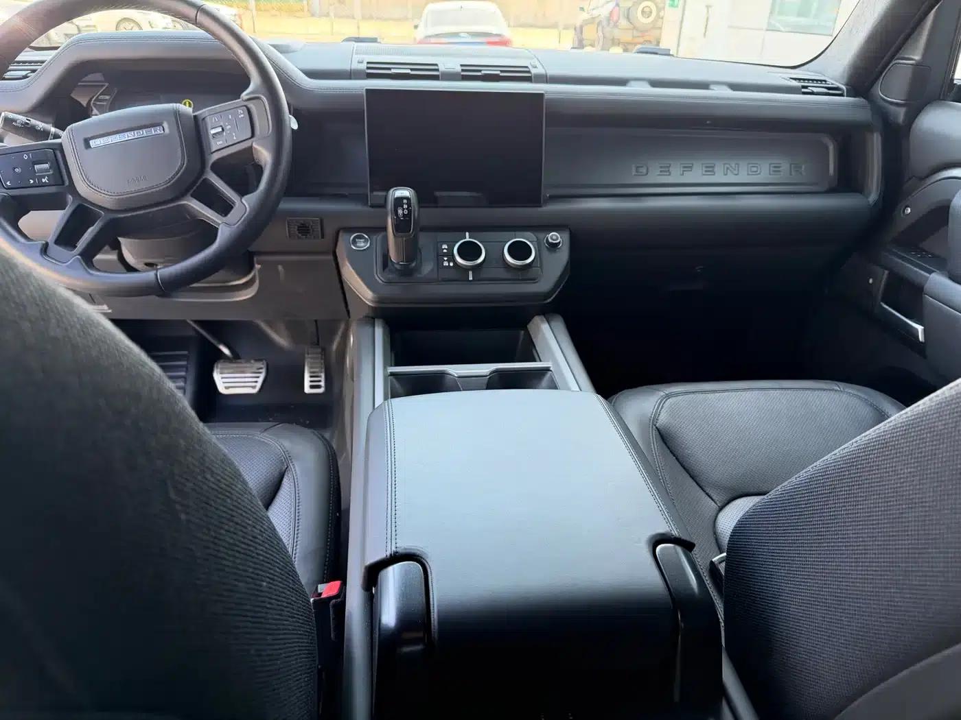 2025 Land Rover Defender 110 3.0T P400 X — миниатюра 9