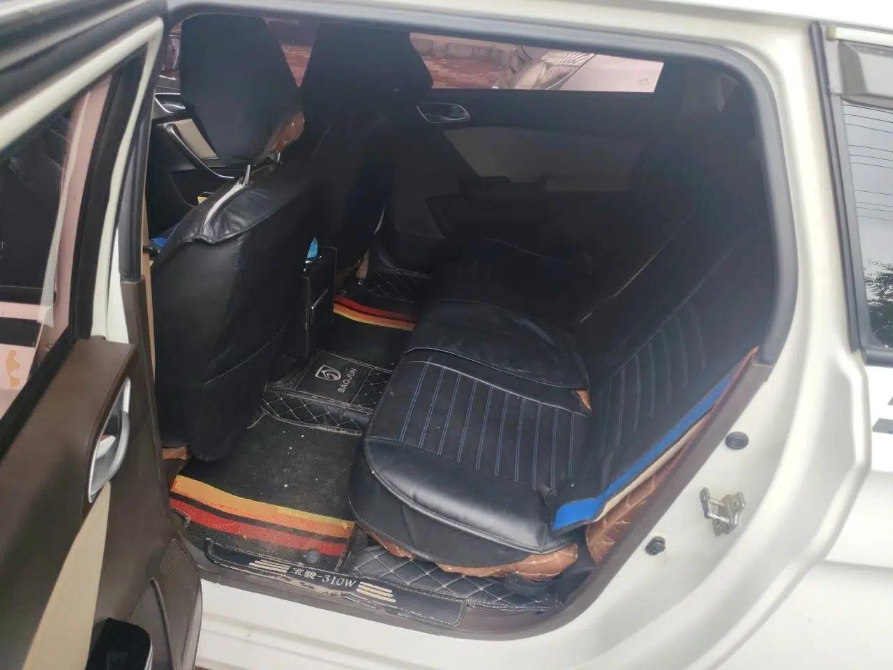 Baojun 310W 2017 1.5L Manual Comfort Version China V — миниатюра 17