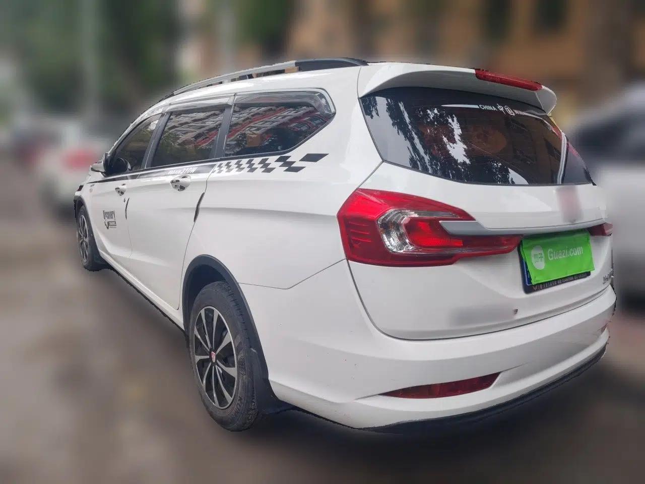 Baojun 310W 2017 1.5L Manual Comfort Version China V — миниатюра 4