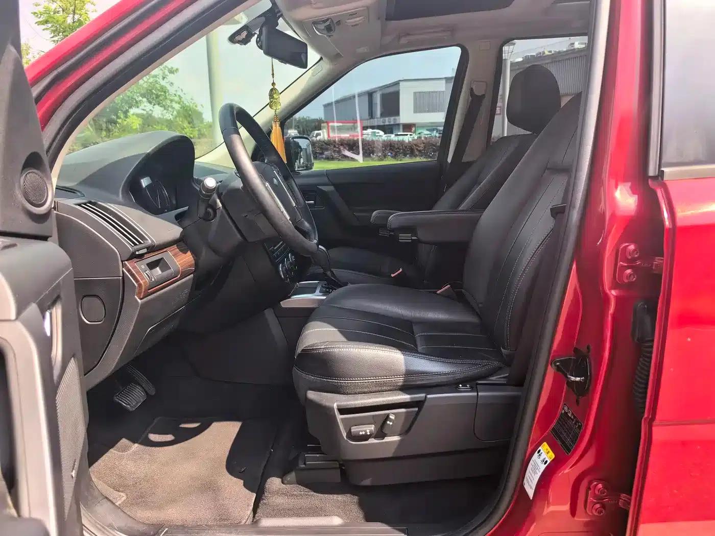 Freelander 2 2014 2.2T SD4 SE Diesel — миниатюра 7