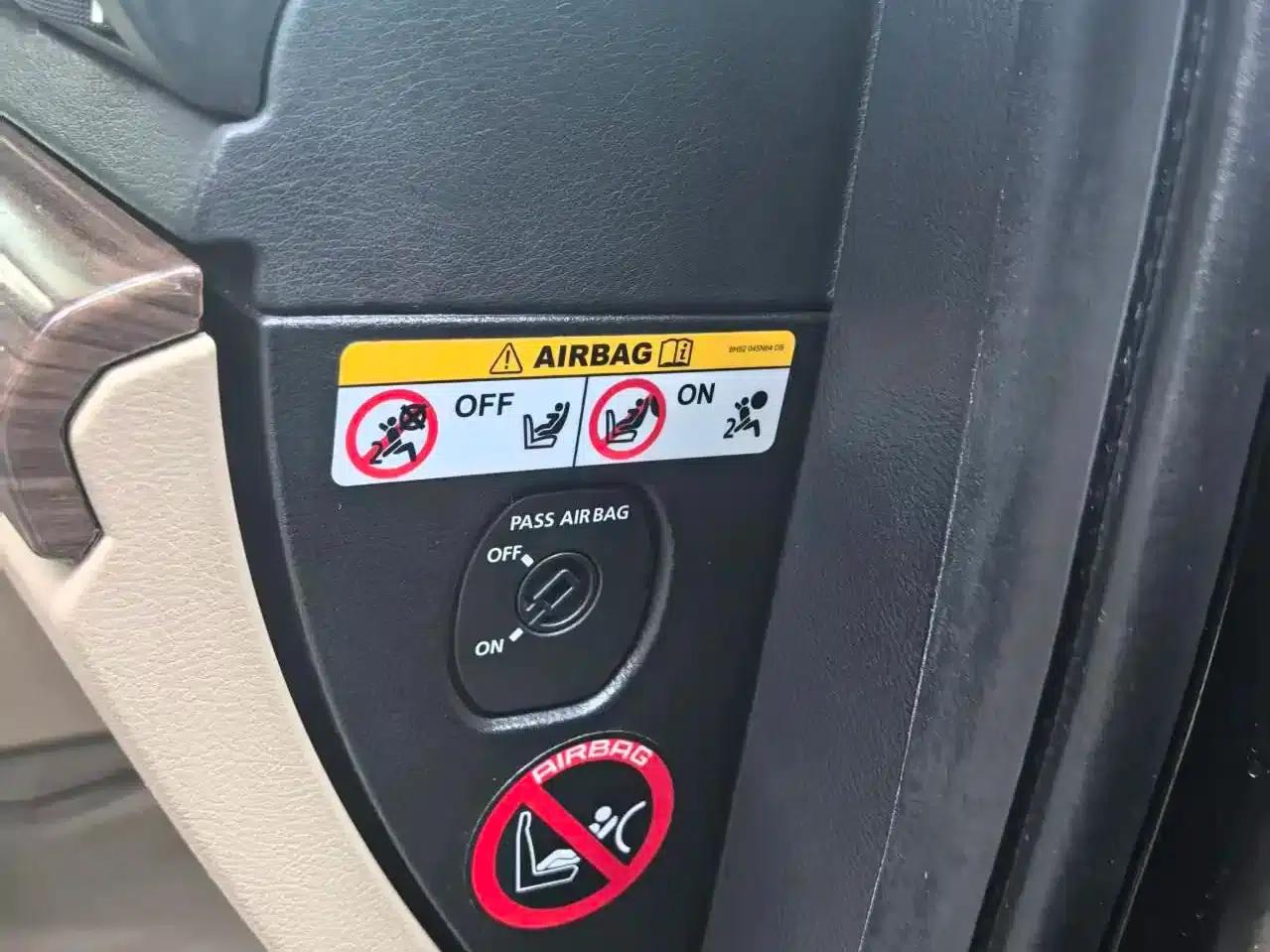 Freelander 2 2012 2.0T Si4 HSE Petrol Version — миниатюра 11