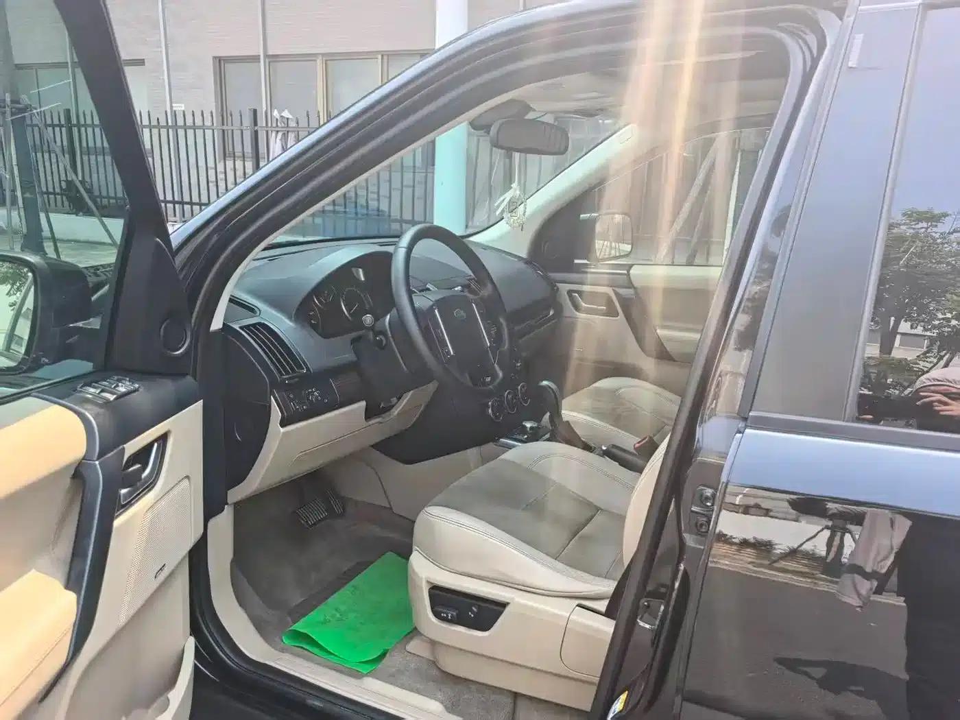 Freelander 2 2012 2.0T Si4 HSE Petrol Version — миниатюра 4