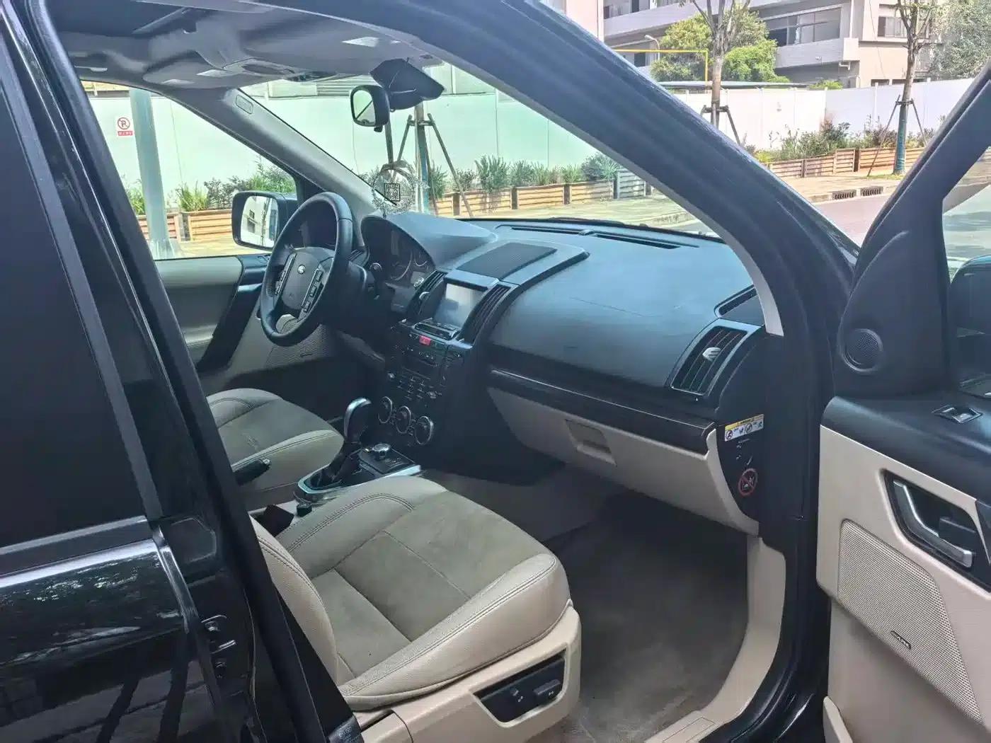 Freelander 2 2012 2.0T Si4 HSE Petrol Version — миниатюра 8